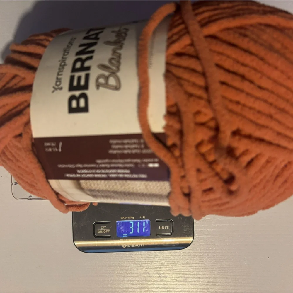 NEW Bernat Blanket Yarn Terra Cotta 1.5 Skeins DISCONTINUED - Picture 3 of 4
